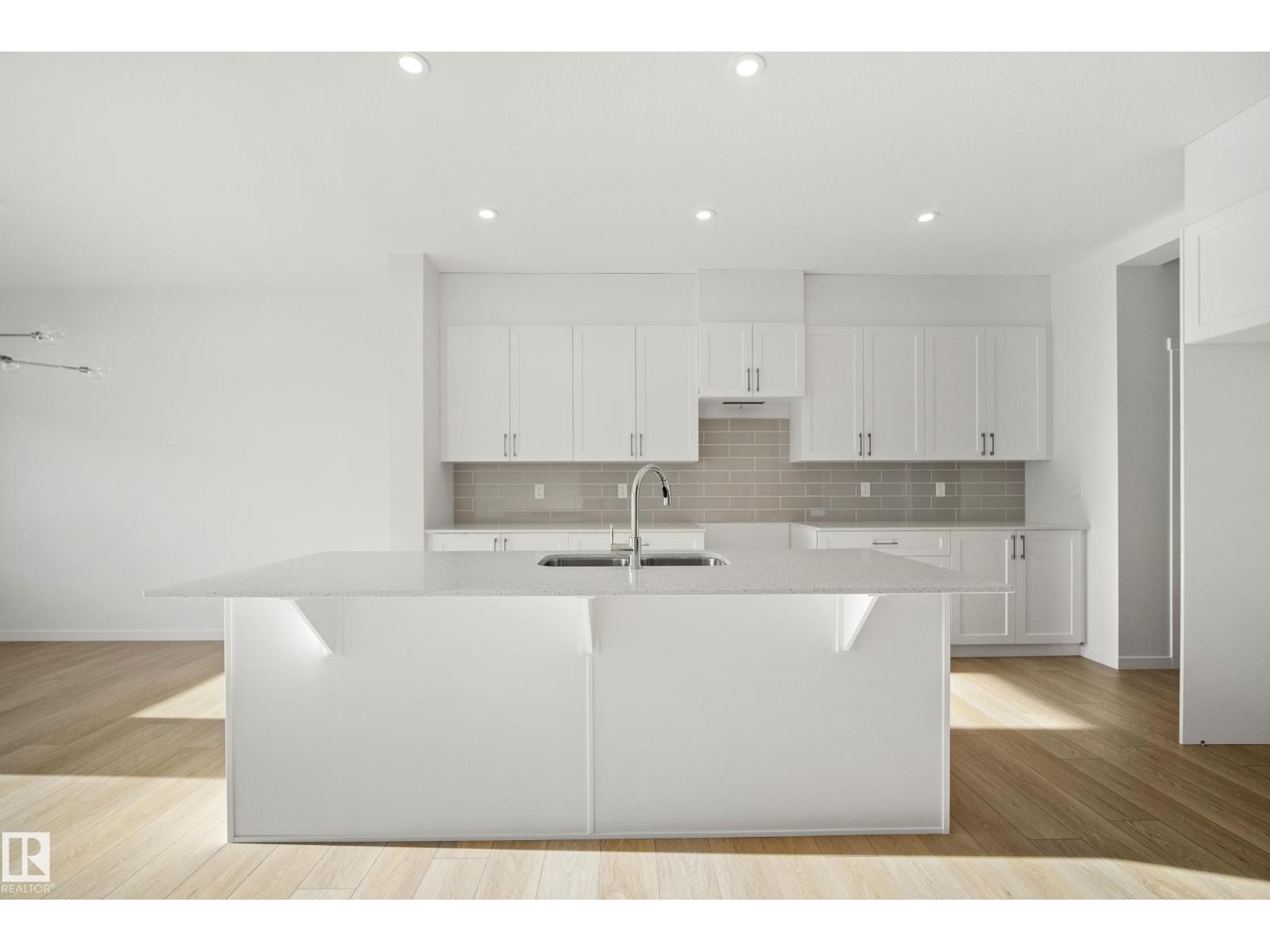 153 ROYAL ST, St. Albert