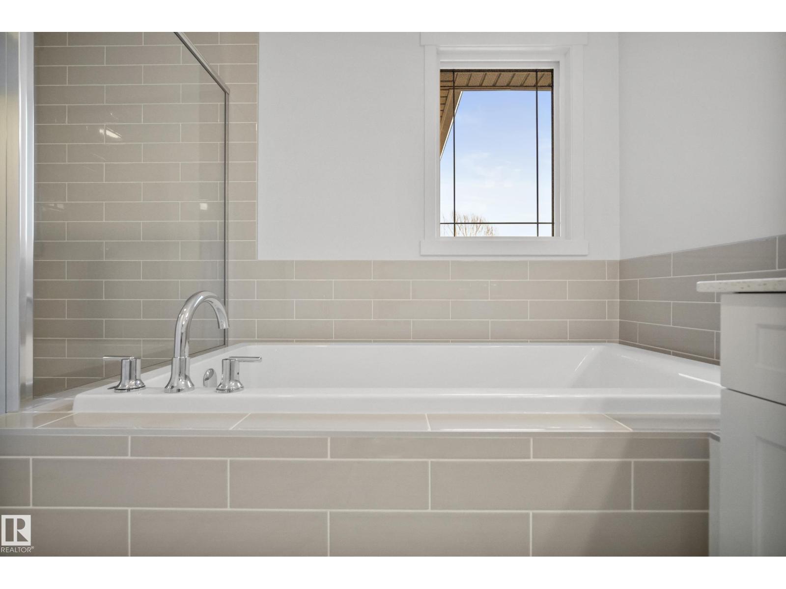 153 ROYAL ST, St. Albert