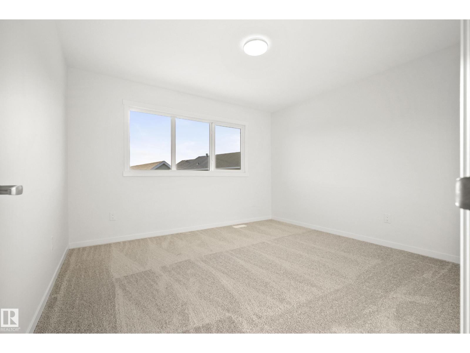 153 ROYAL ST, St. Albert