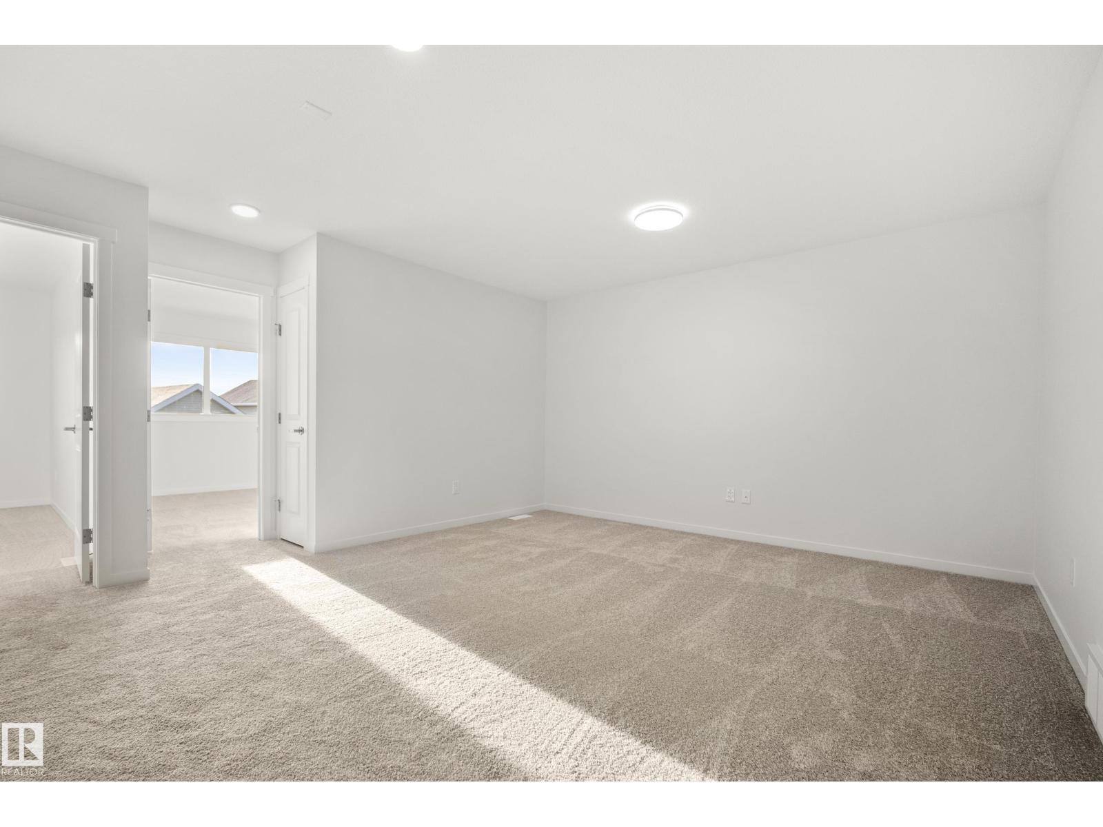 153 ROYAL ST, St. Albert