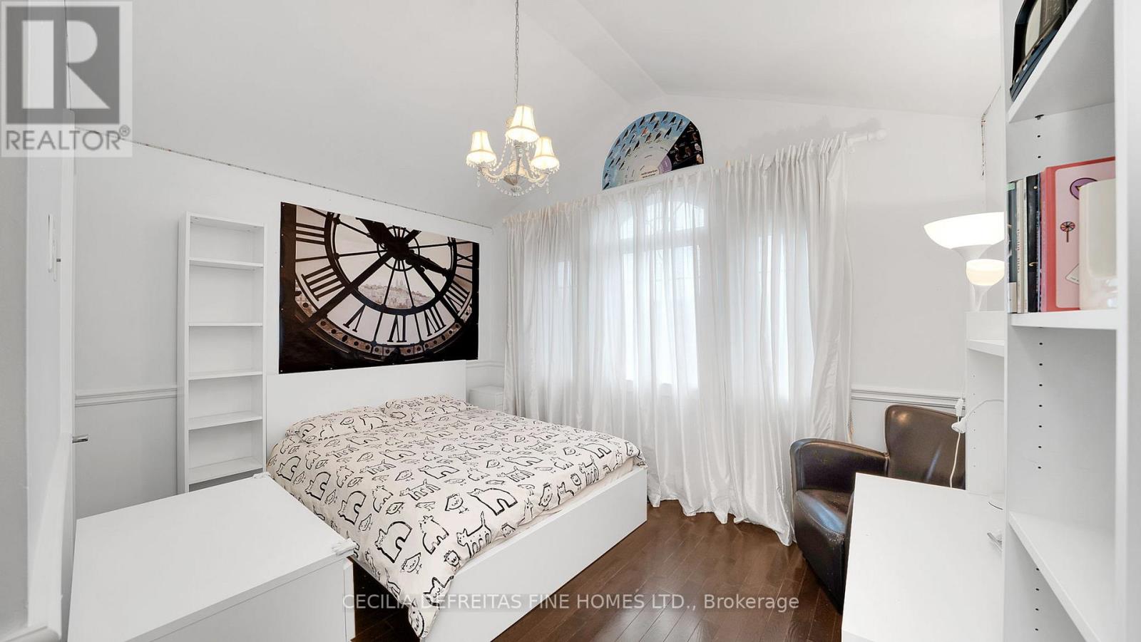 328 ST. URBAIN DRIVE - 25