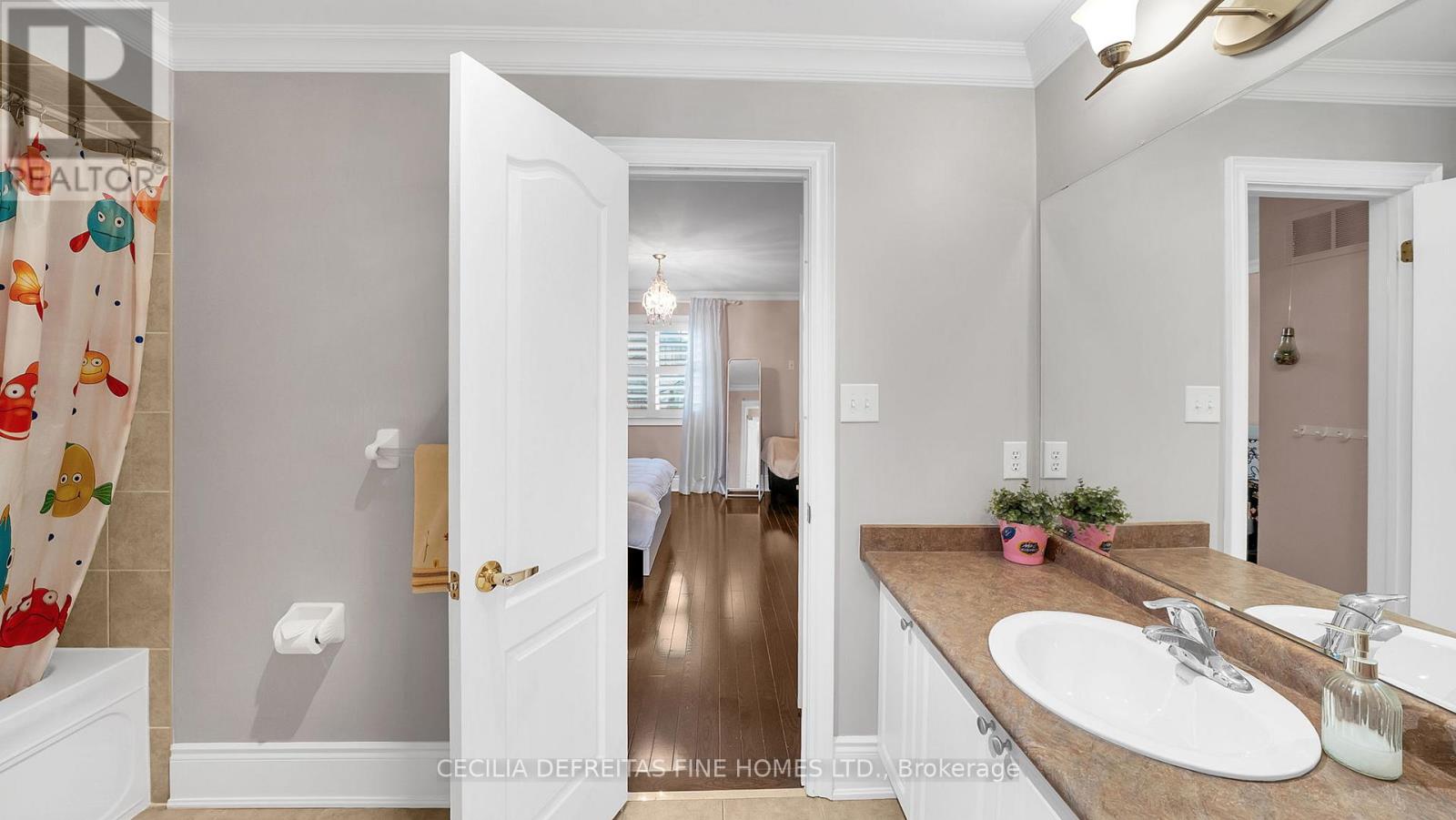 328 ST. URBAIN DRIVE - 28