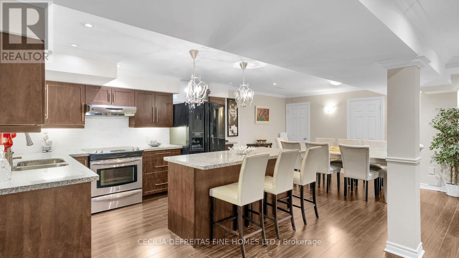 328 ST. URBAIN DRIVE - 33
