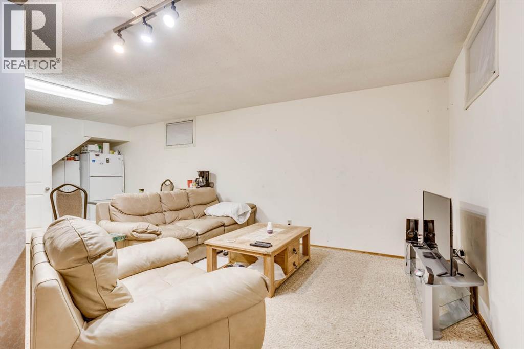 146 Elmore Drive, Fort McMurray