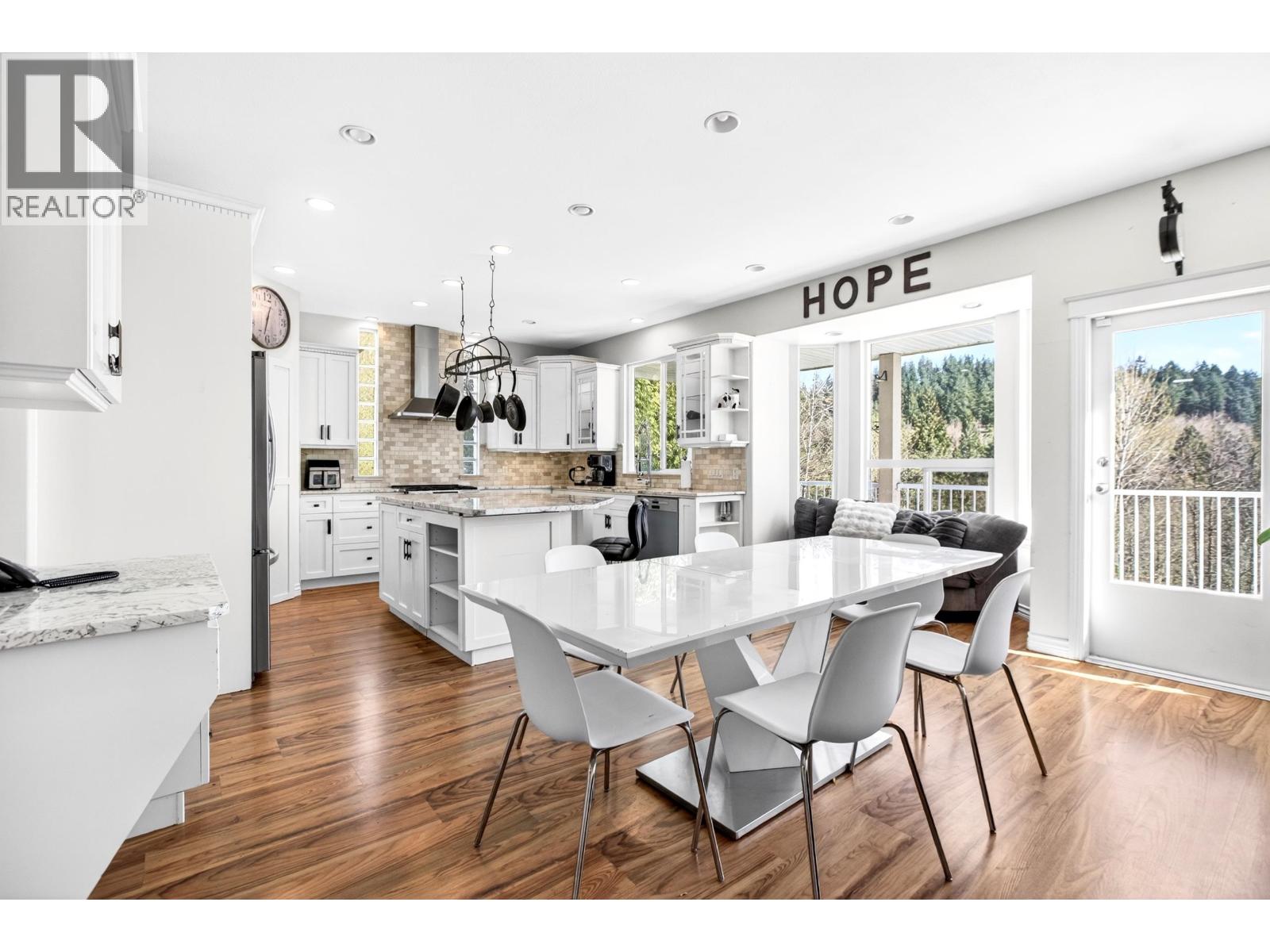 13380 MCCAULEY CRESCENT, Maple Ridge