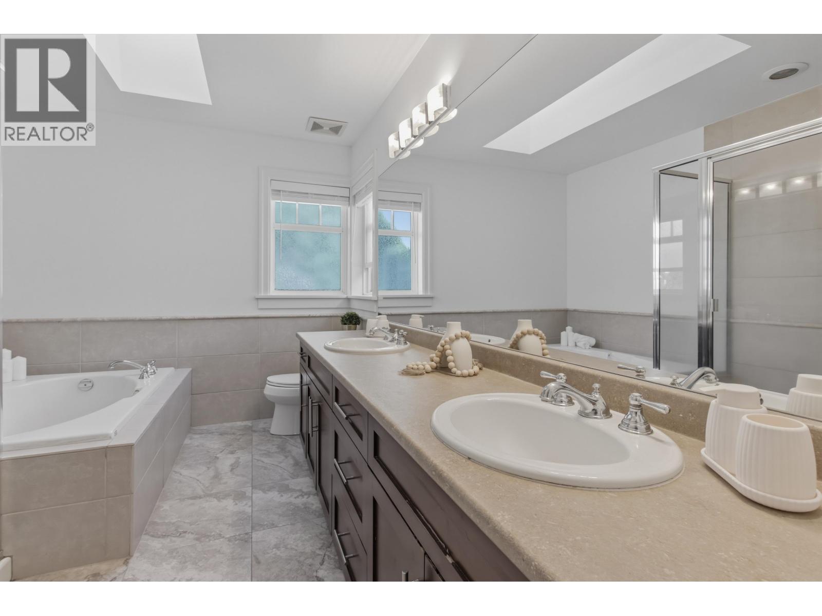 38645 WESTWAY AVENUE, Squamish