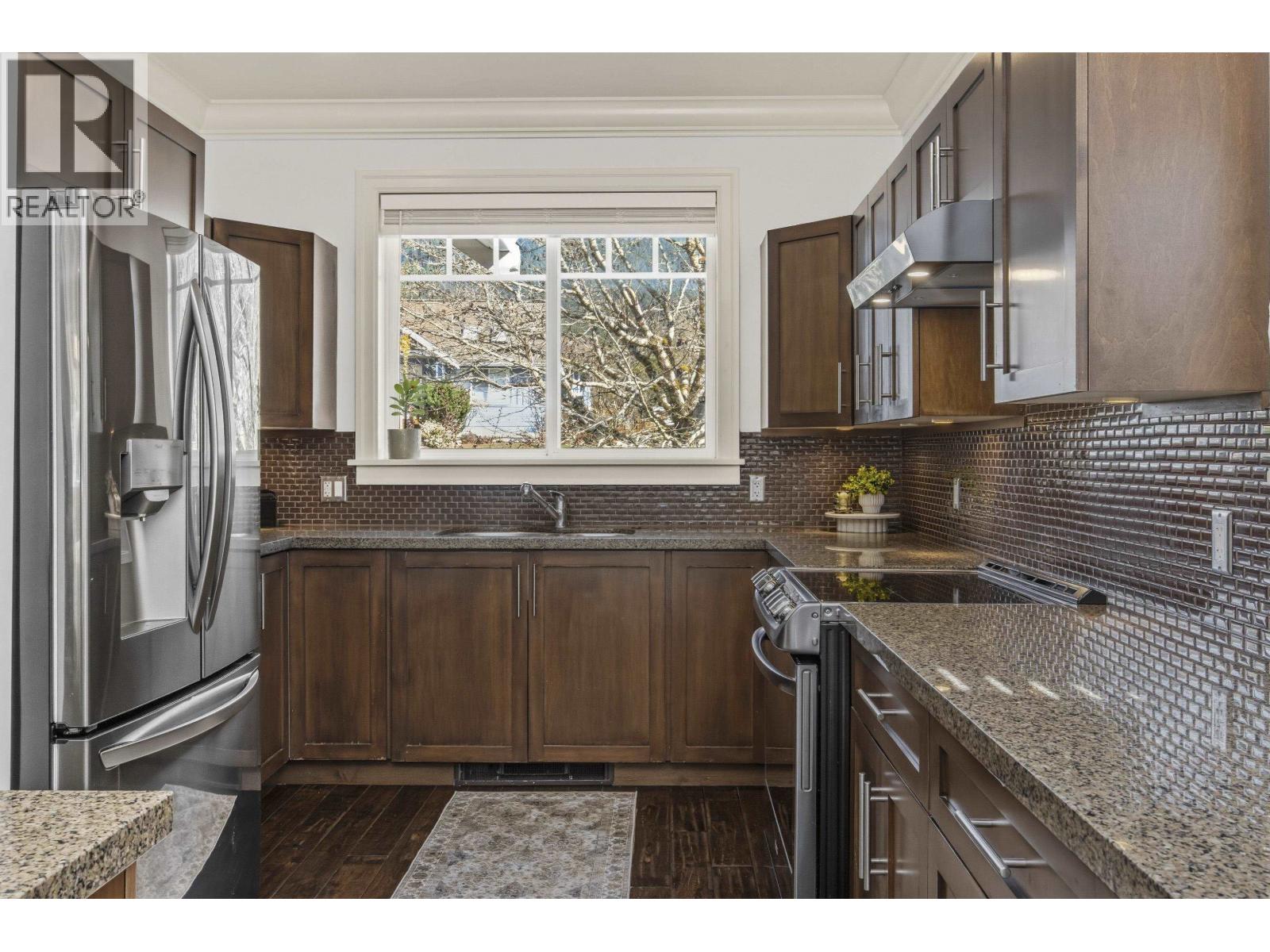 38645 WESTWAY AVENUE, Squamish