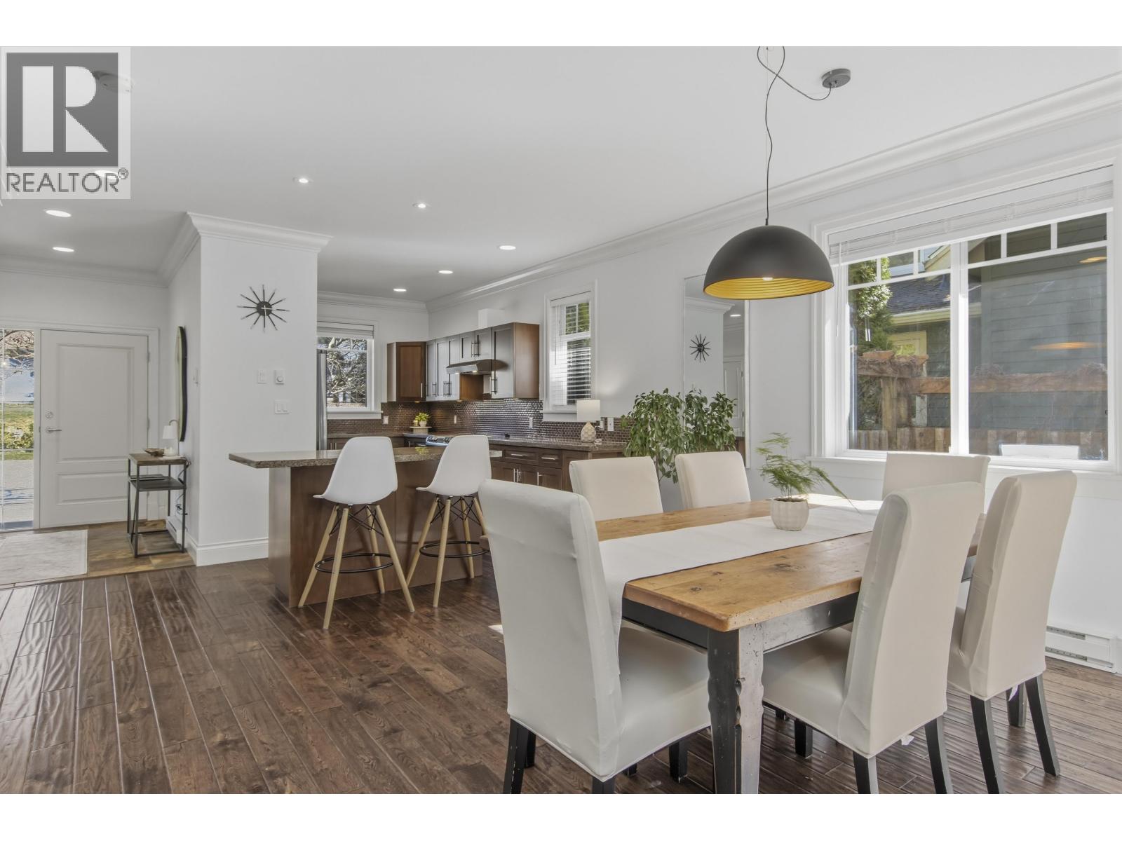 38645 WESTWAY AVENUE, Squamish