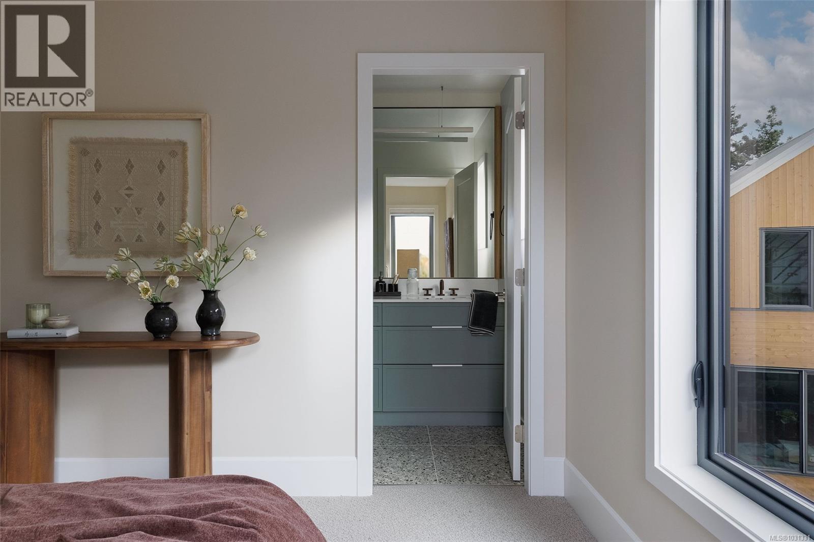 12 1520 Louise Place, Saanich