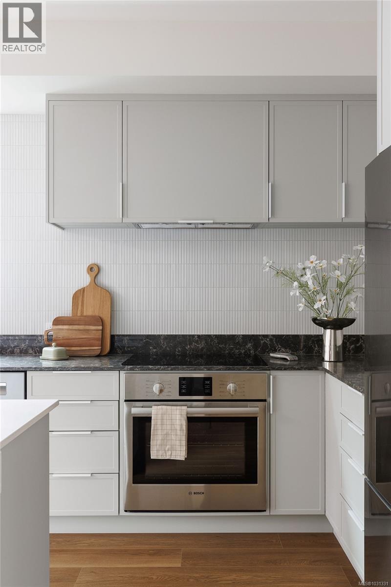 12 1520 Louise Place, Saanich