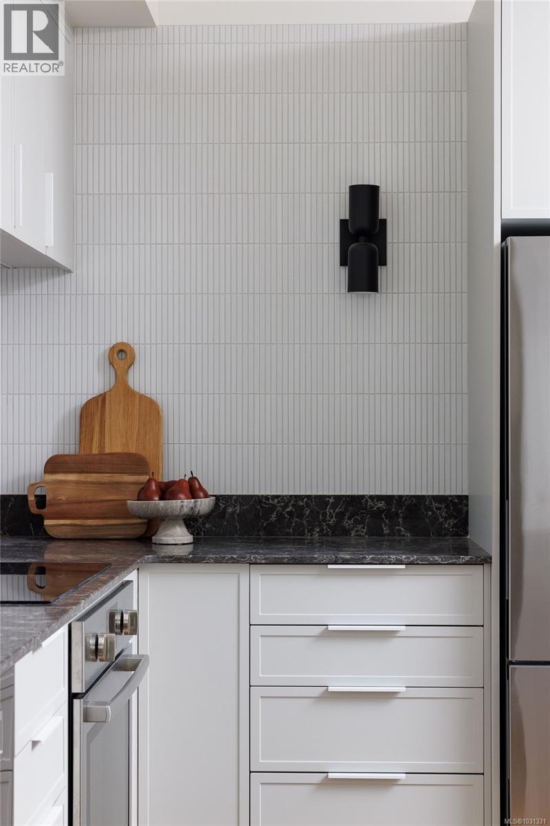 12 1520 Louise Place, Saanich