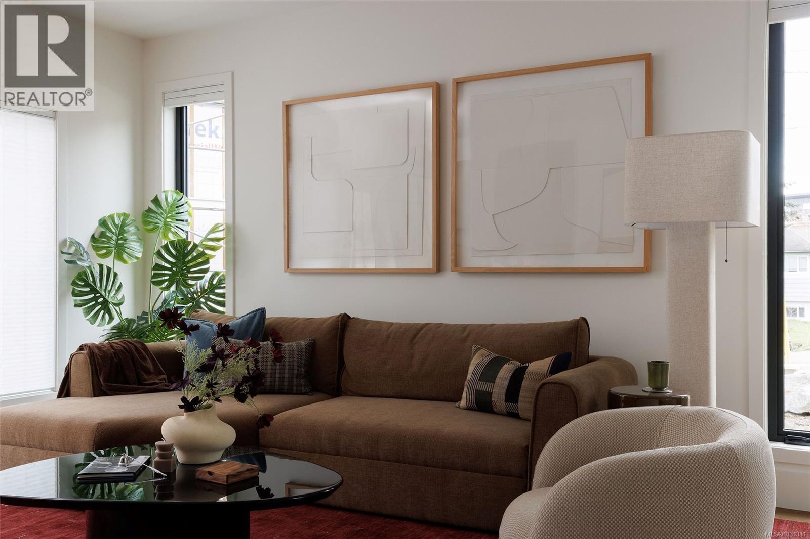 12 1520 Louise Place, Saanich