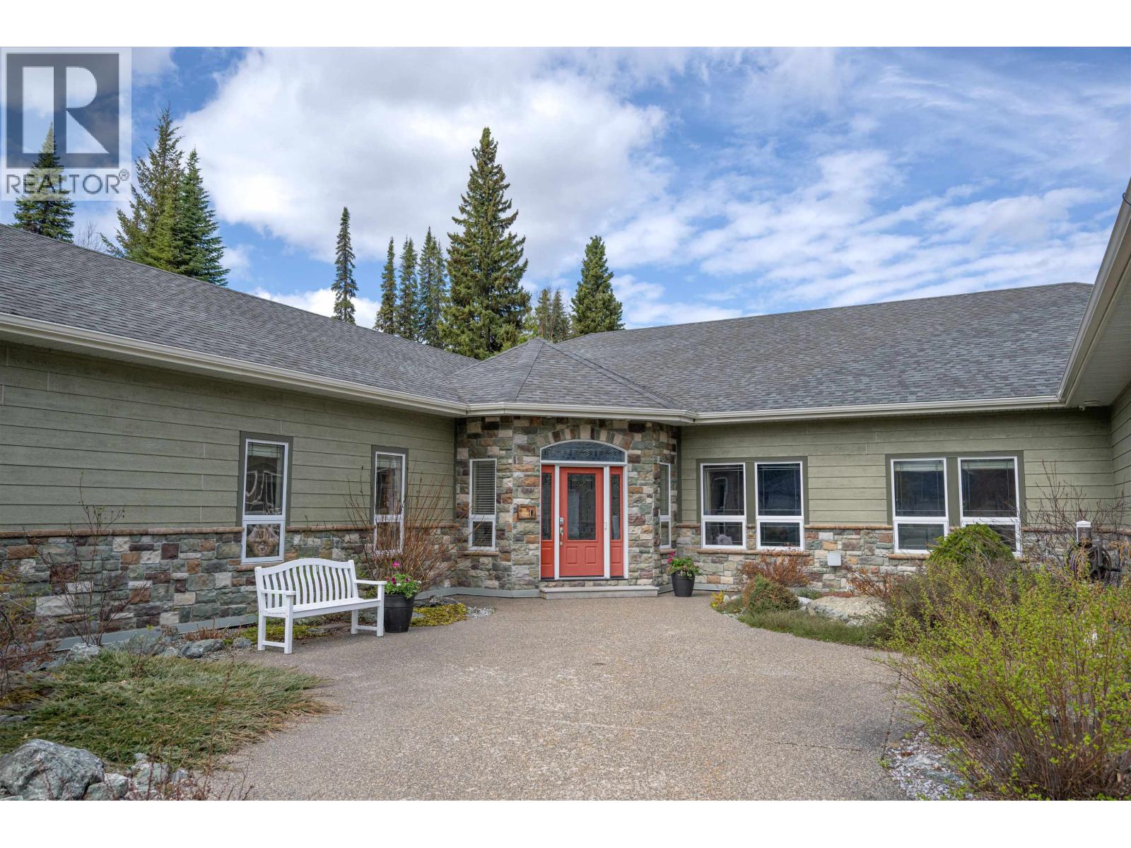 7003 VALLEYVIEW DRIVE - 3