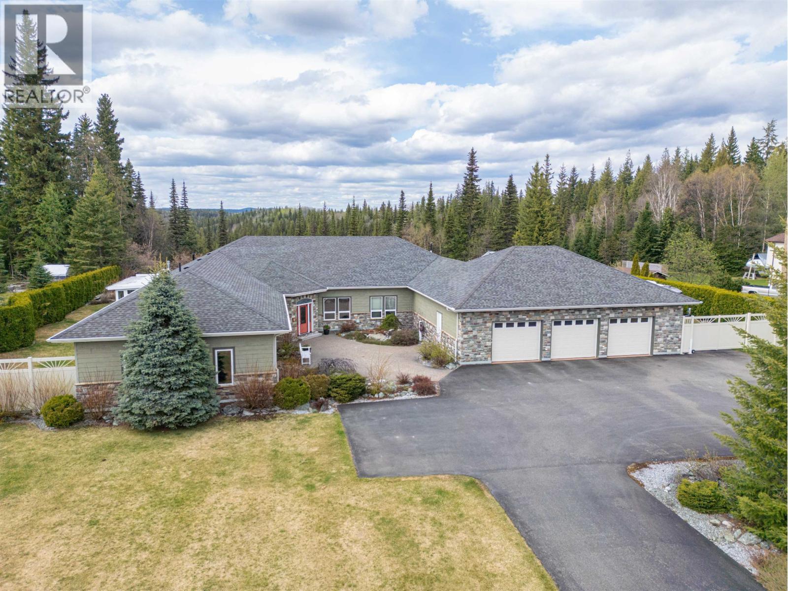 7003 VALLEYVIEW DRIVE - 1