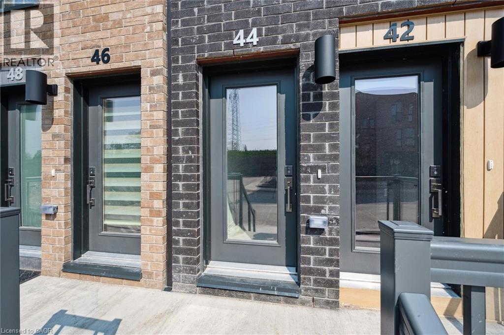 44 URBANE Boulevard, Kitchener, Ontario N2E0H8 - Photo 3