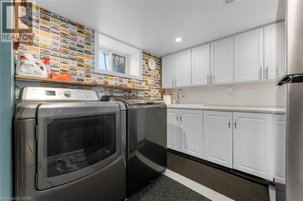 74 GLENVIEW Drive - 32