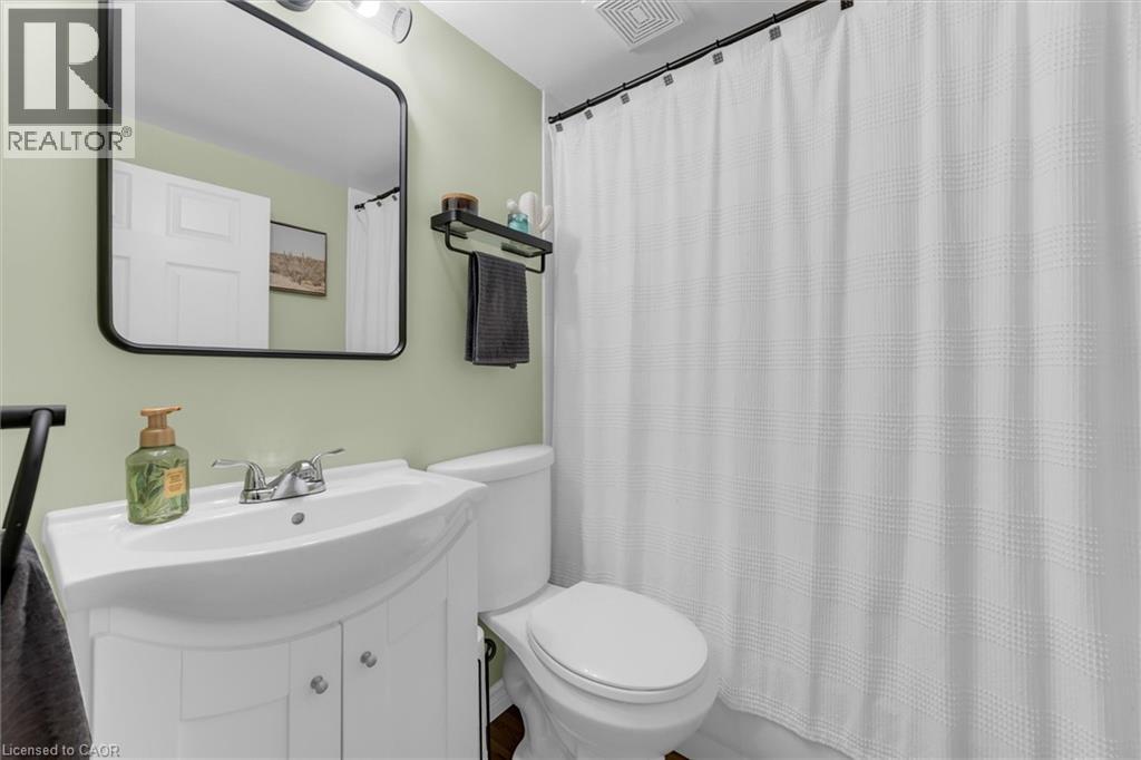74 GLENVIEW Drive - 33