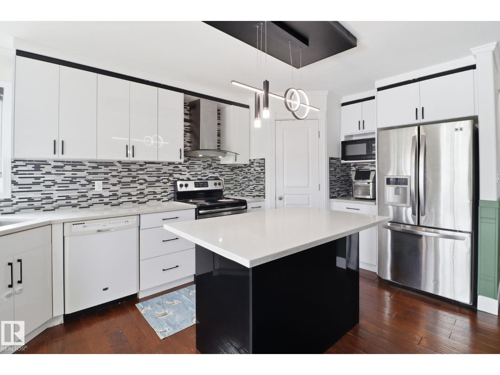 3243 26 ST NW, Edmonton