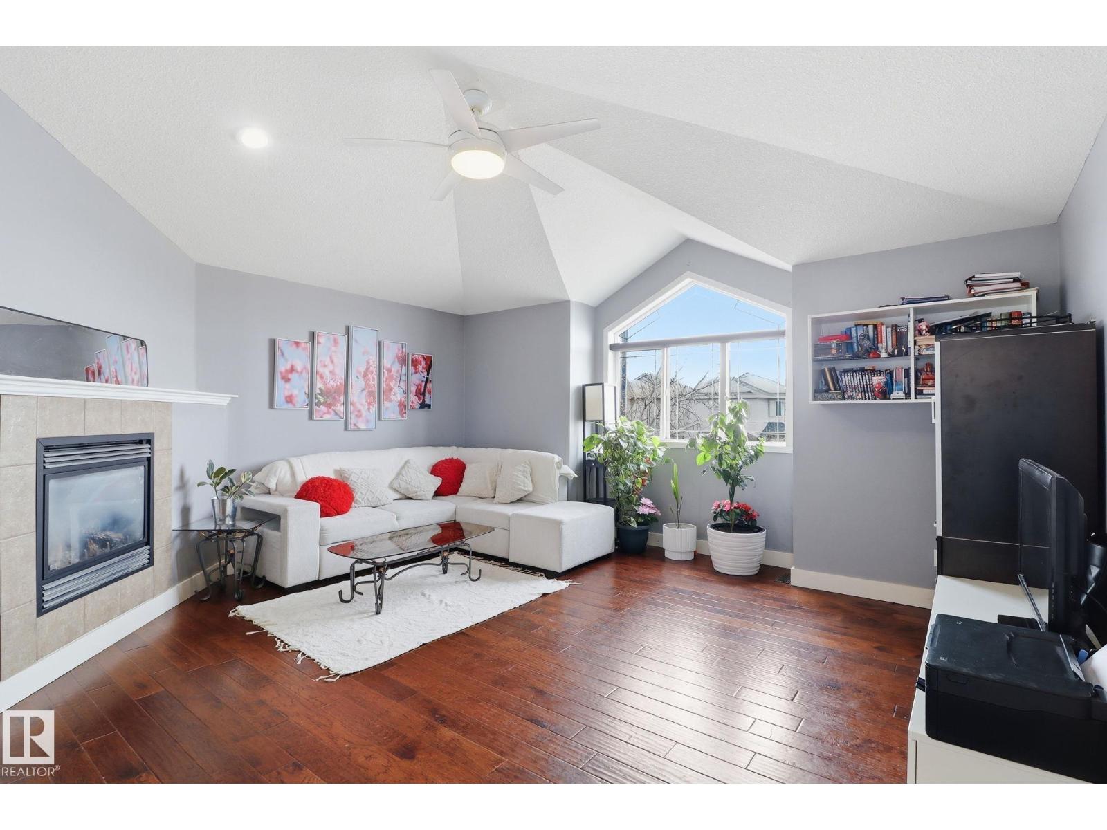 3243 26 ST NW, Edmonton