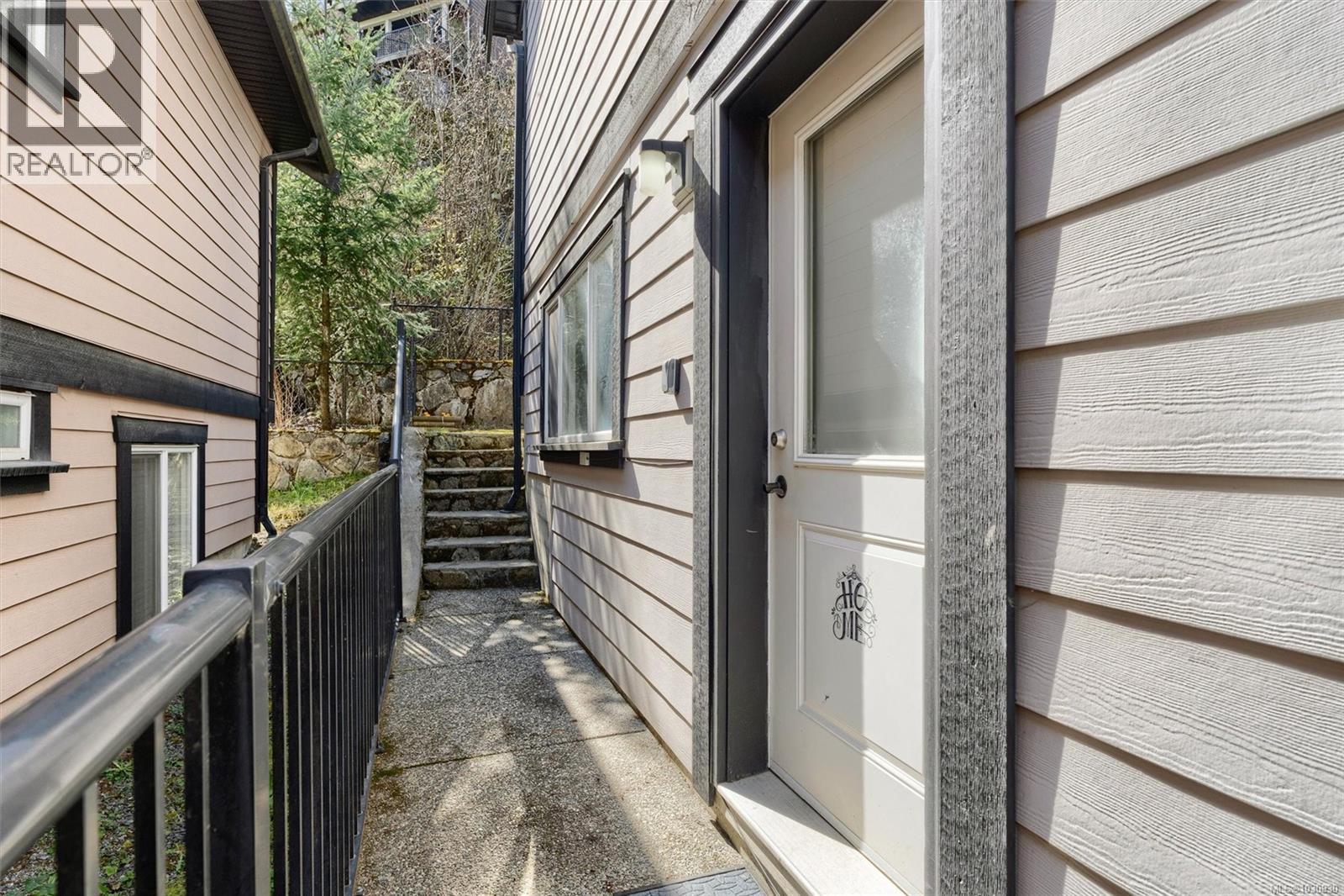 2071 Longspur Dr, Langford