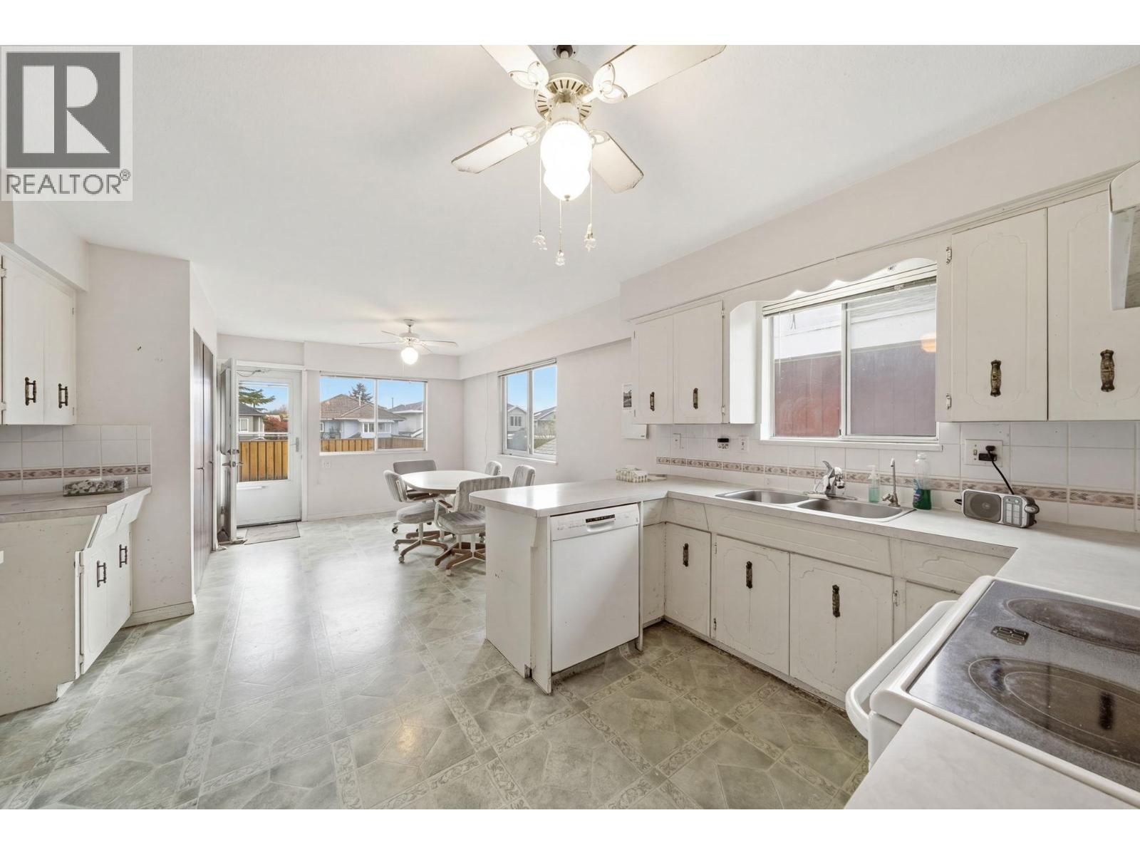 10600 SEAMOUNT ROAD, Richmond