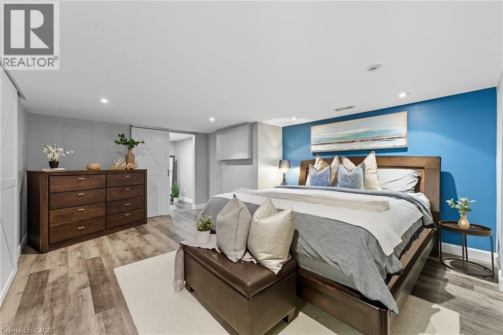 146 LYNDEN Road - Image 22
