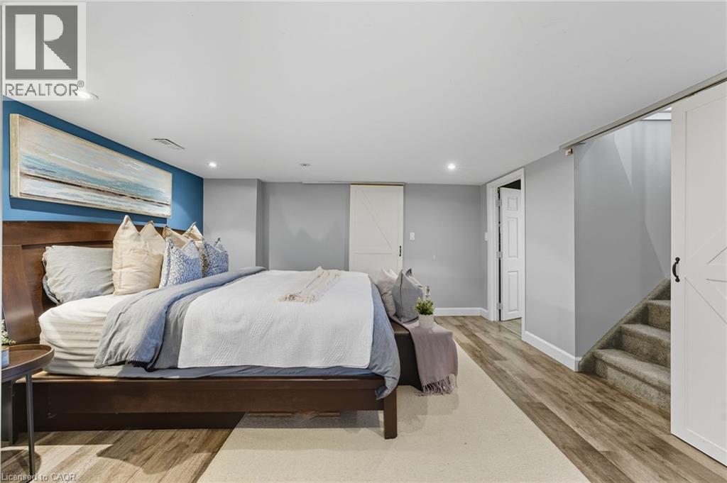146 LYNDEN Road - Image 23