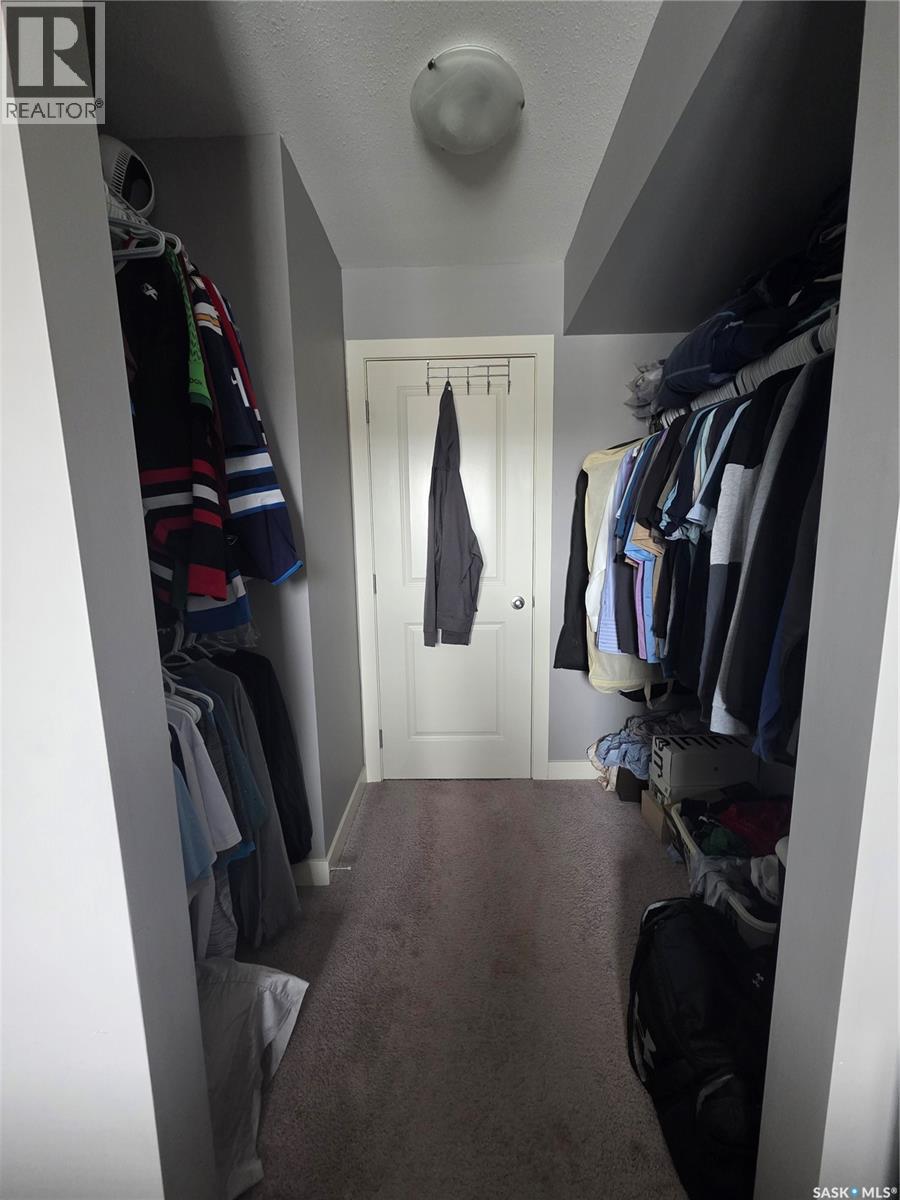 #407 308 PETTERSON DRIVE - 25