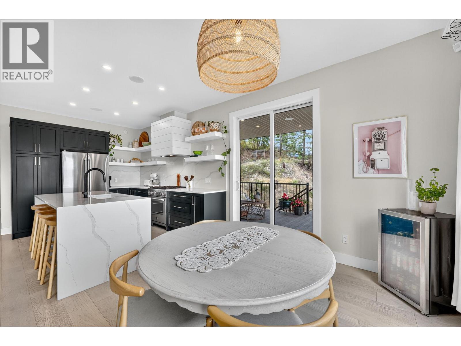 10 VALLEY DRIVE - 27