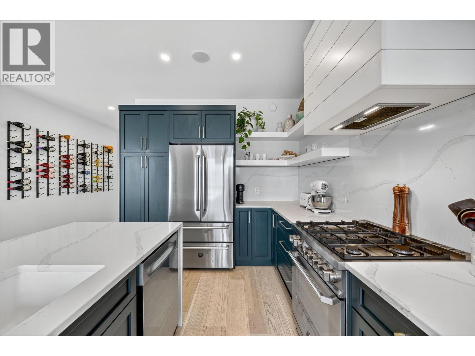 10 VALLEY DRIVE - 22