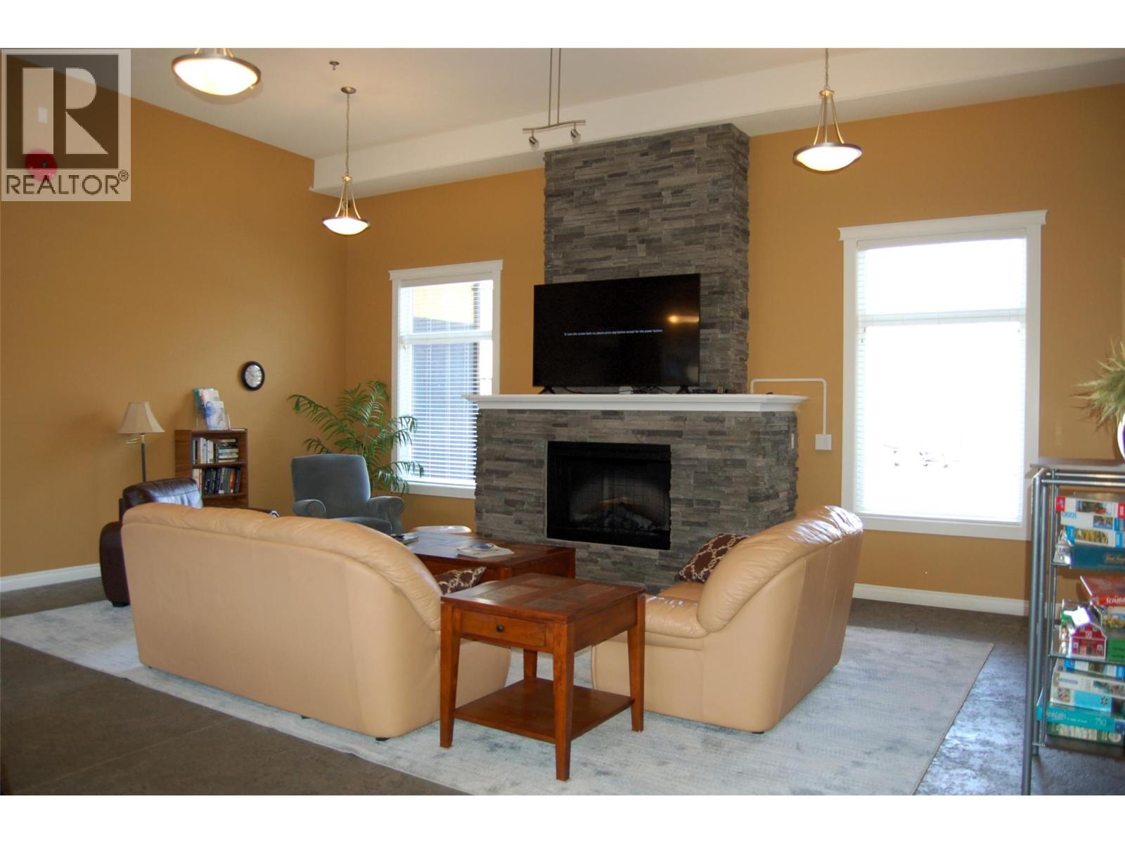 #406 3311 WILSON STREET - 25