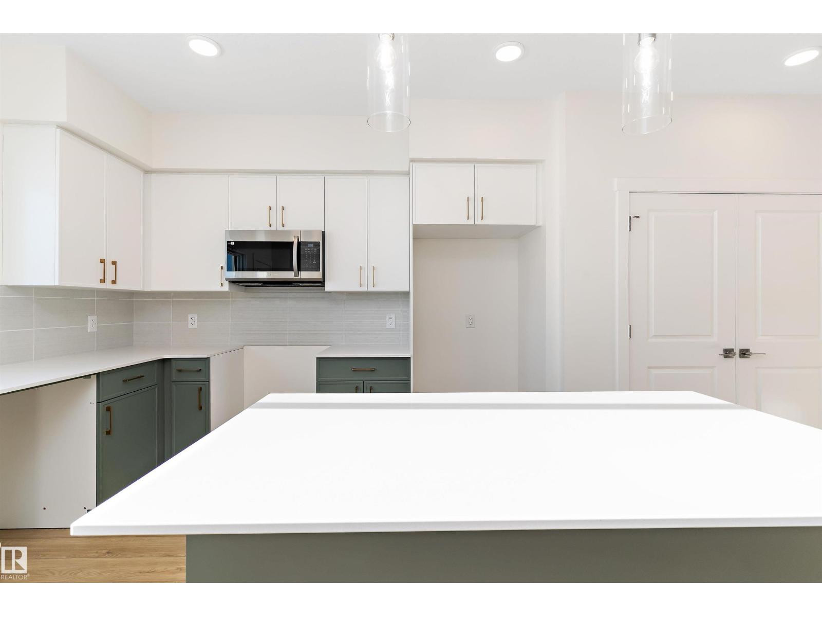 18709 18A AV NW, Edmonton