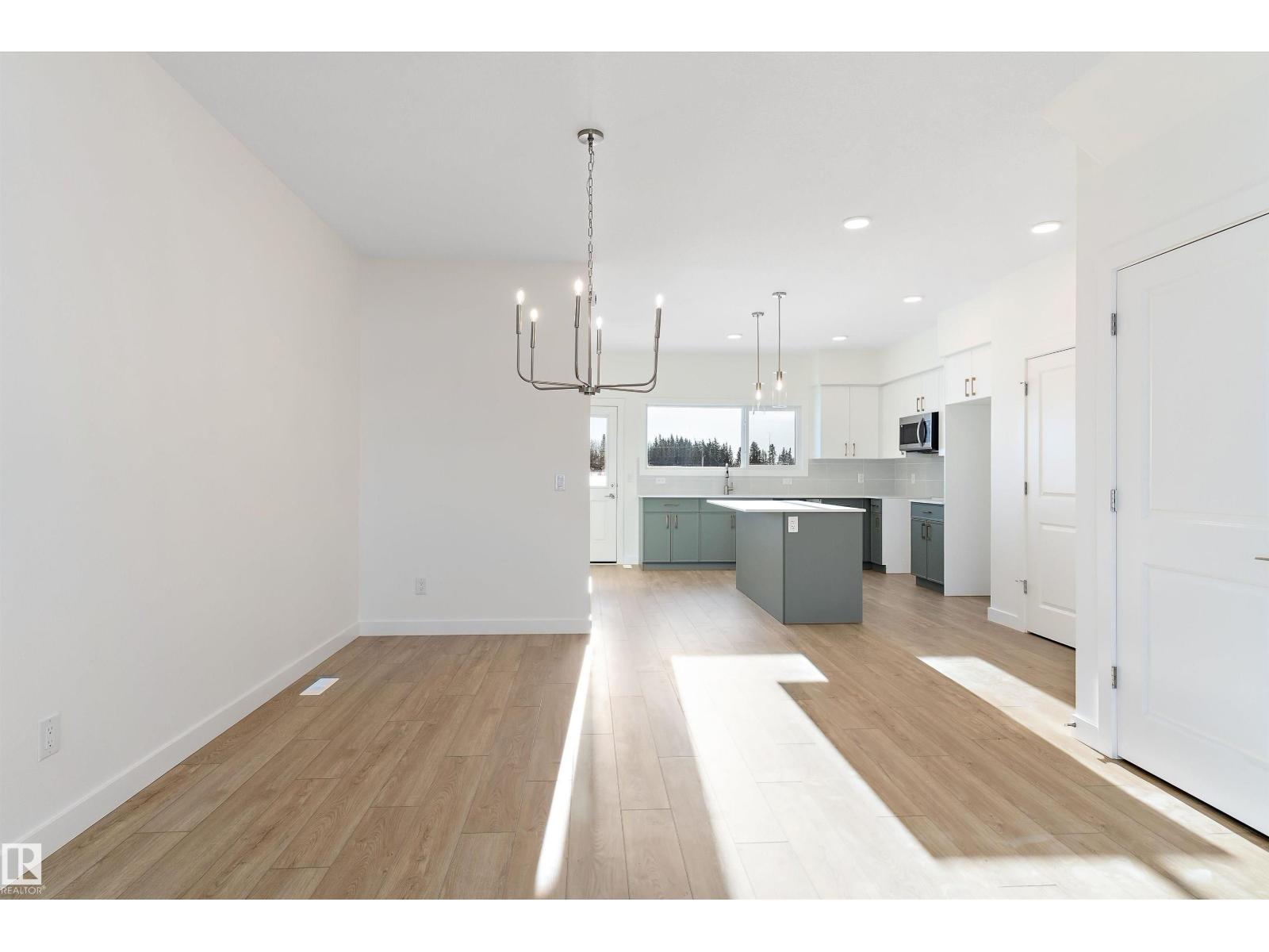 18709 18A AV NW, Edmonton