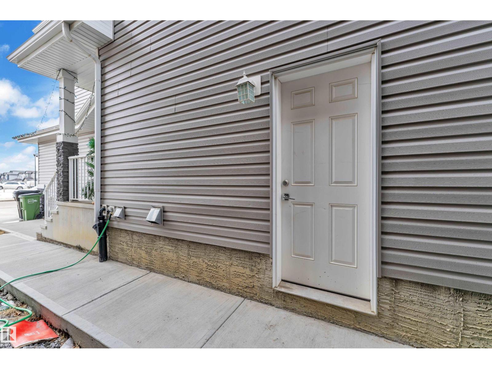 2630 16a ave nw NW, Edmonton