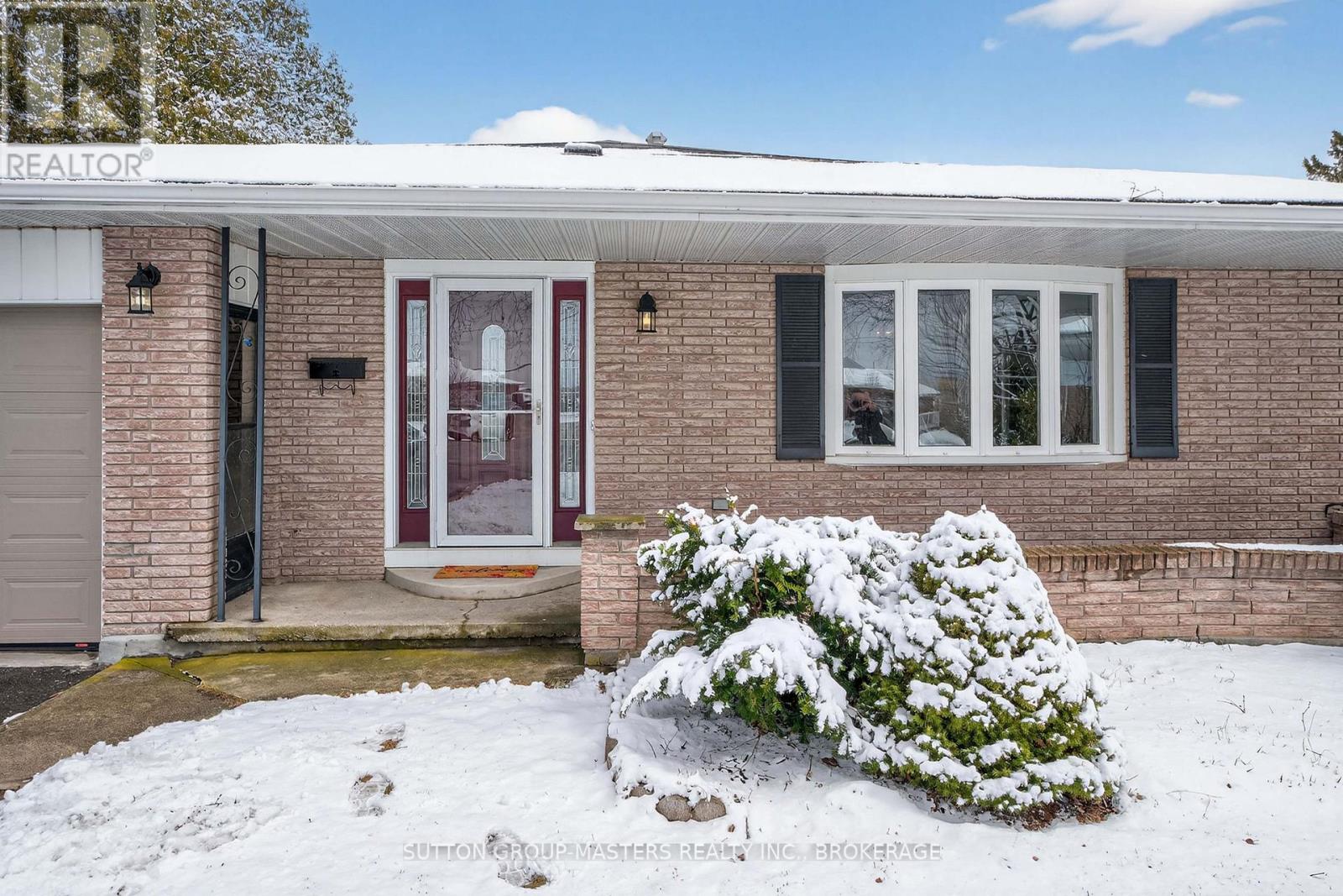 932 BRODIE AVENUE - 1