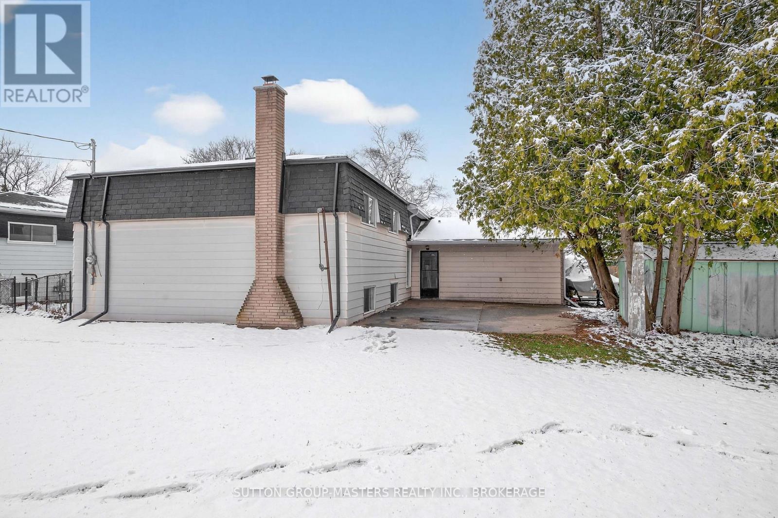 932 BRODIE AVENUE - 40