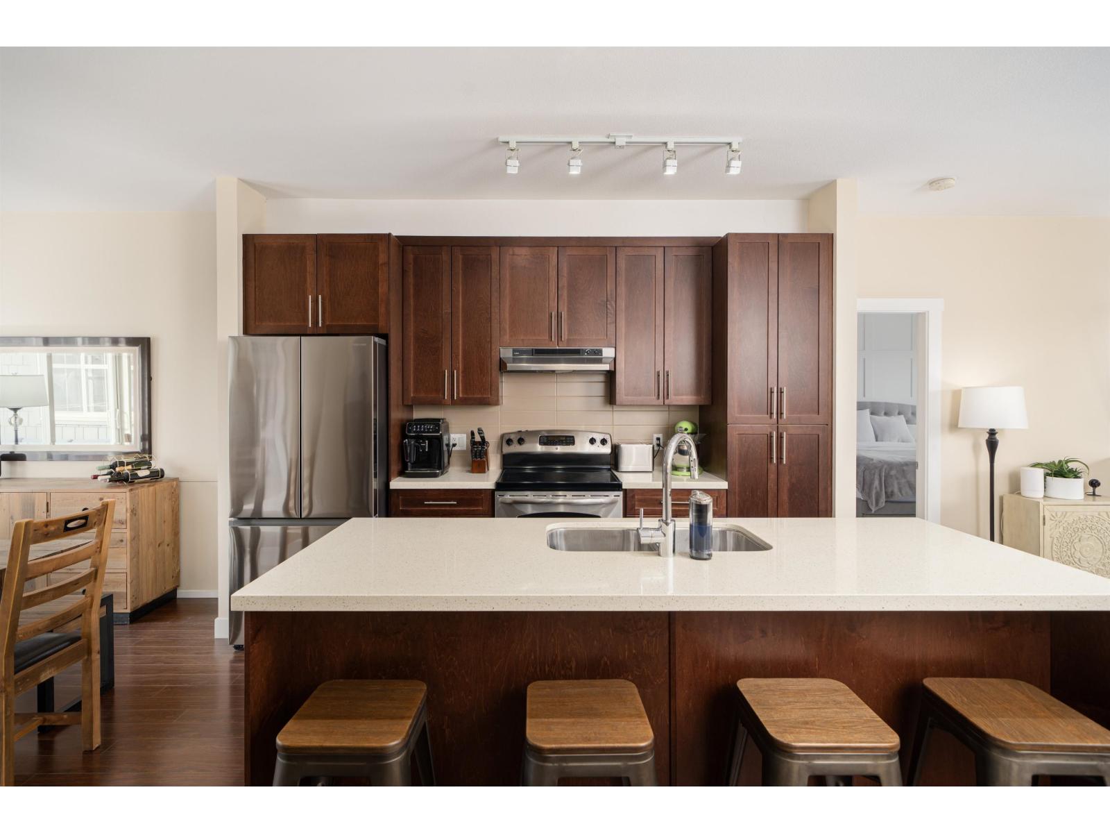 15 9525 204 STREET, Langley