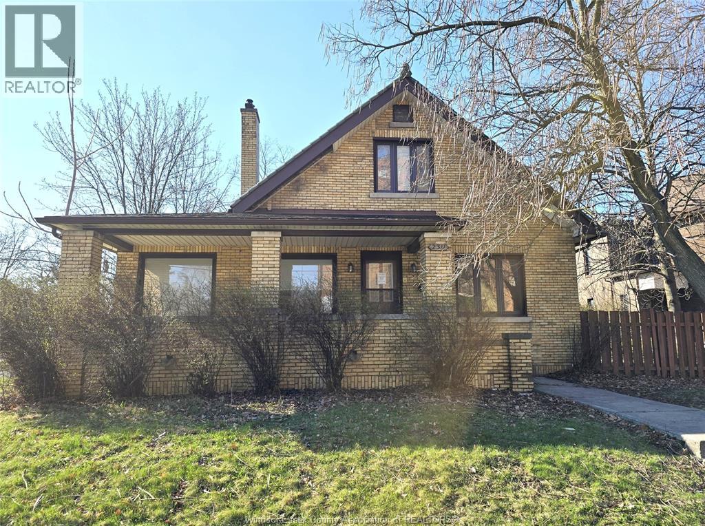 2311 UNIVERSITY AVENUE