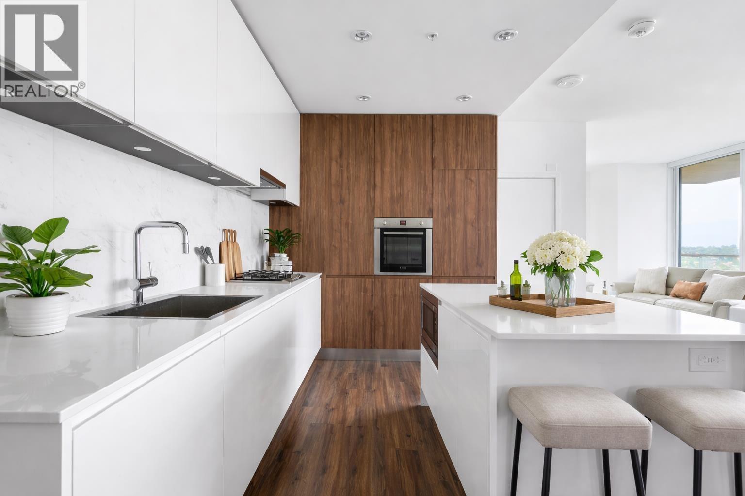 2111 4650 BRENTWOOD BOULEVARD