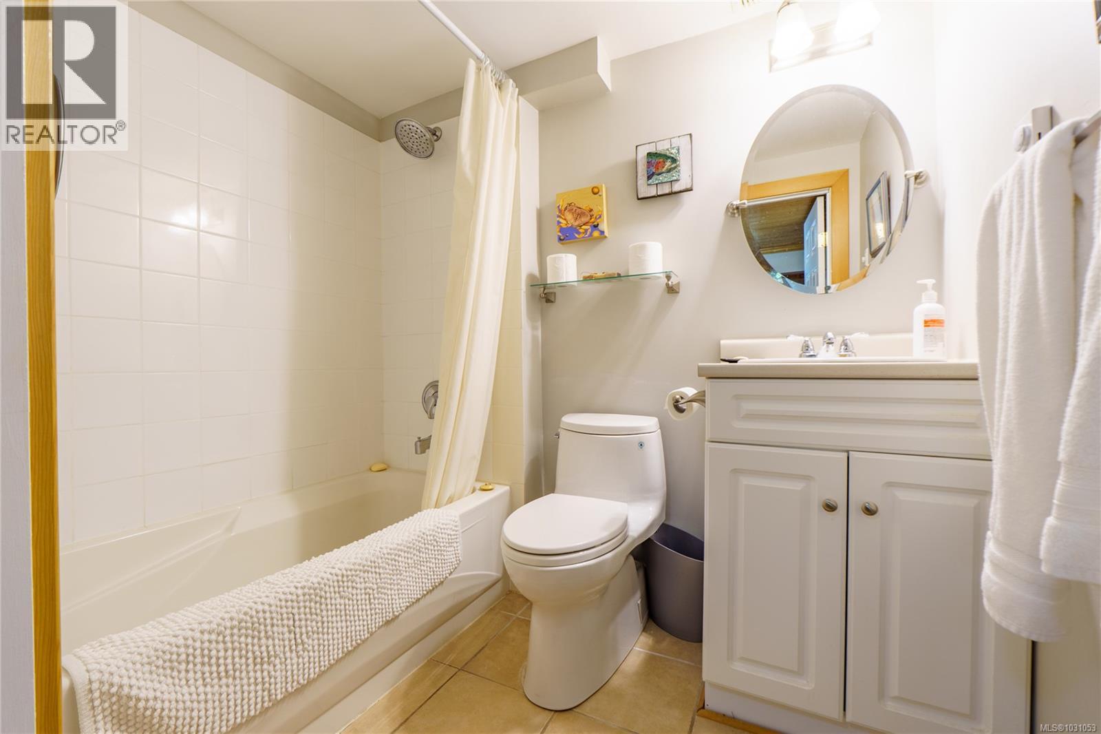 1108 Abraham Dr, Tofino