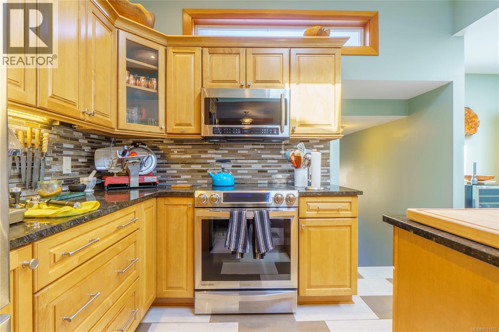 1108 Abraham Dr, Tofino