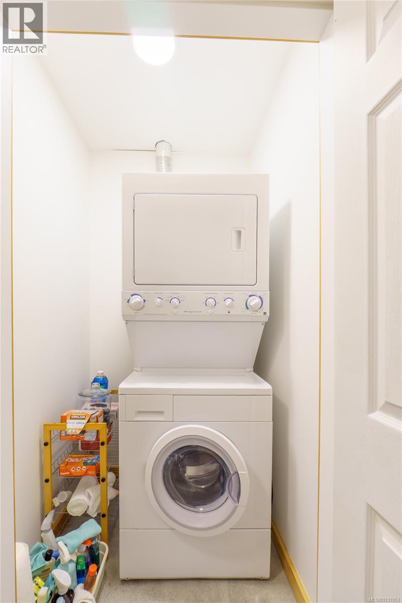 1108 Abraham Dr, Tofino