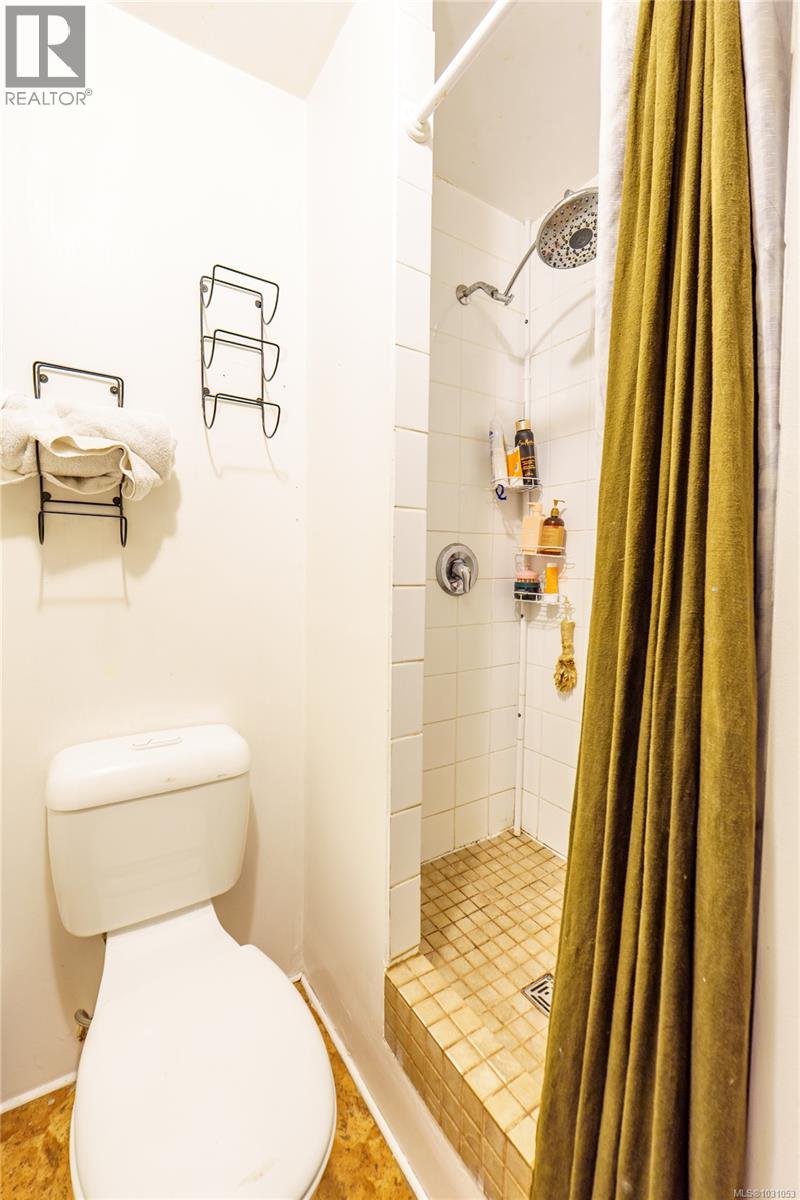 1108 Abraham Dr, Tofino