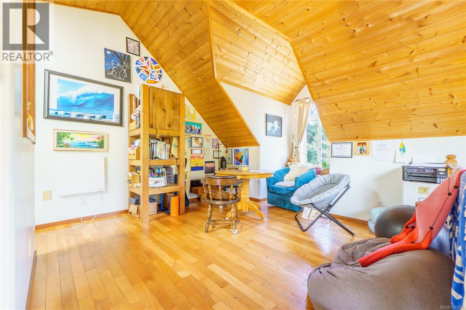 1108 Abraham Dr, Tofino