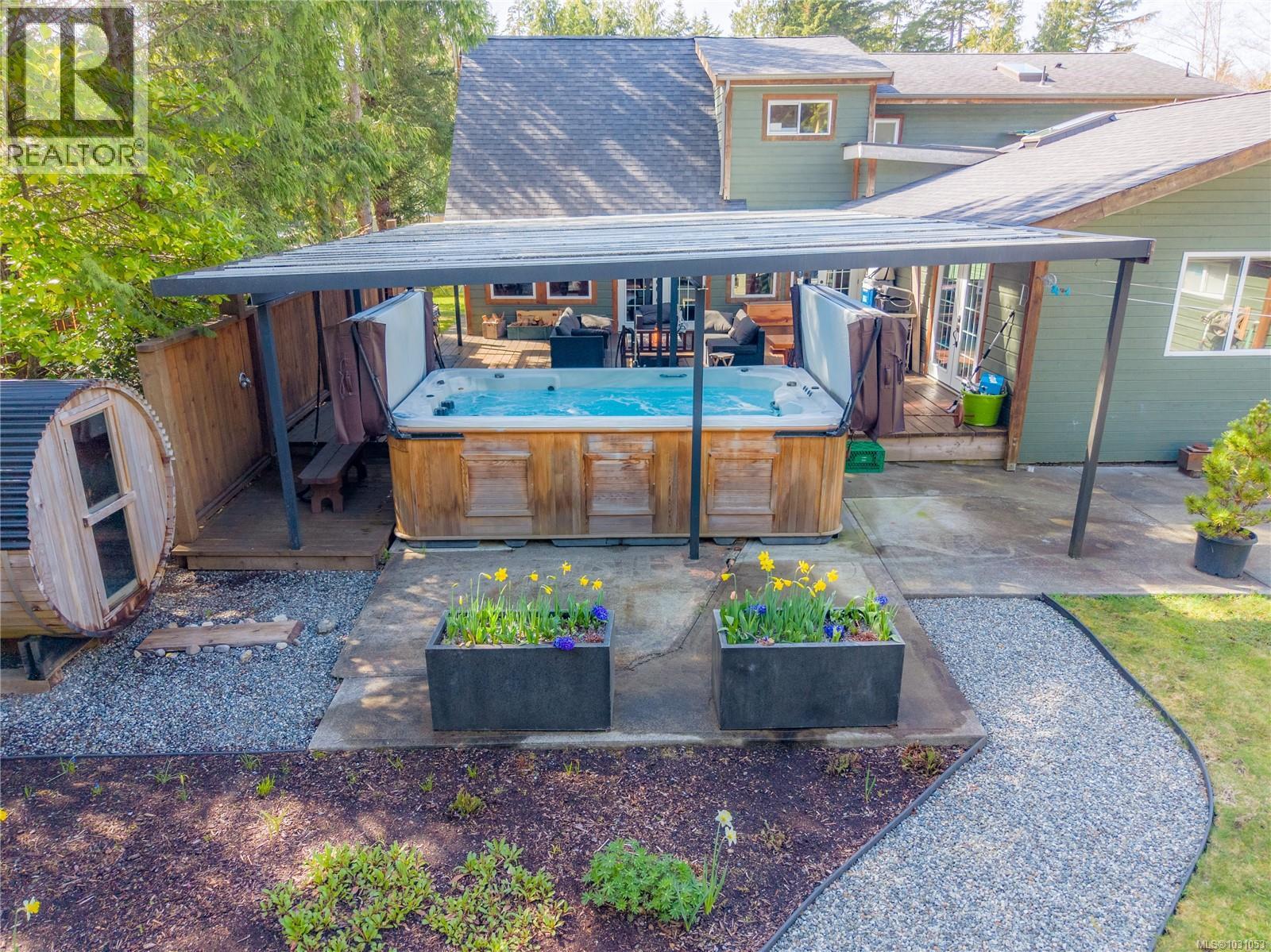 1108 Abraham Dr, Tofino
