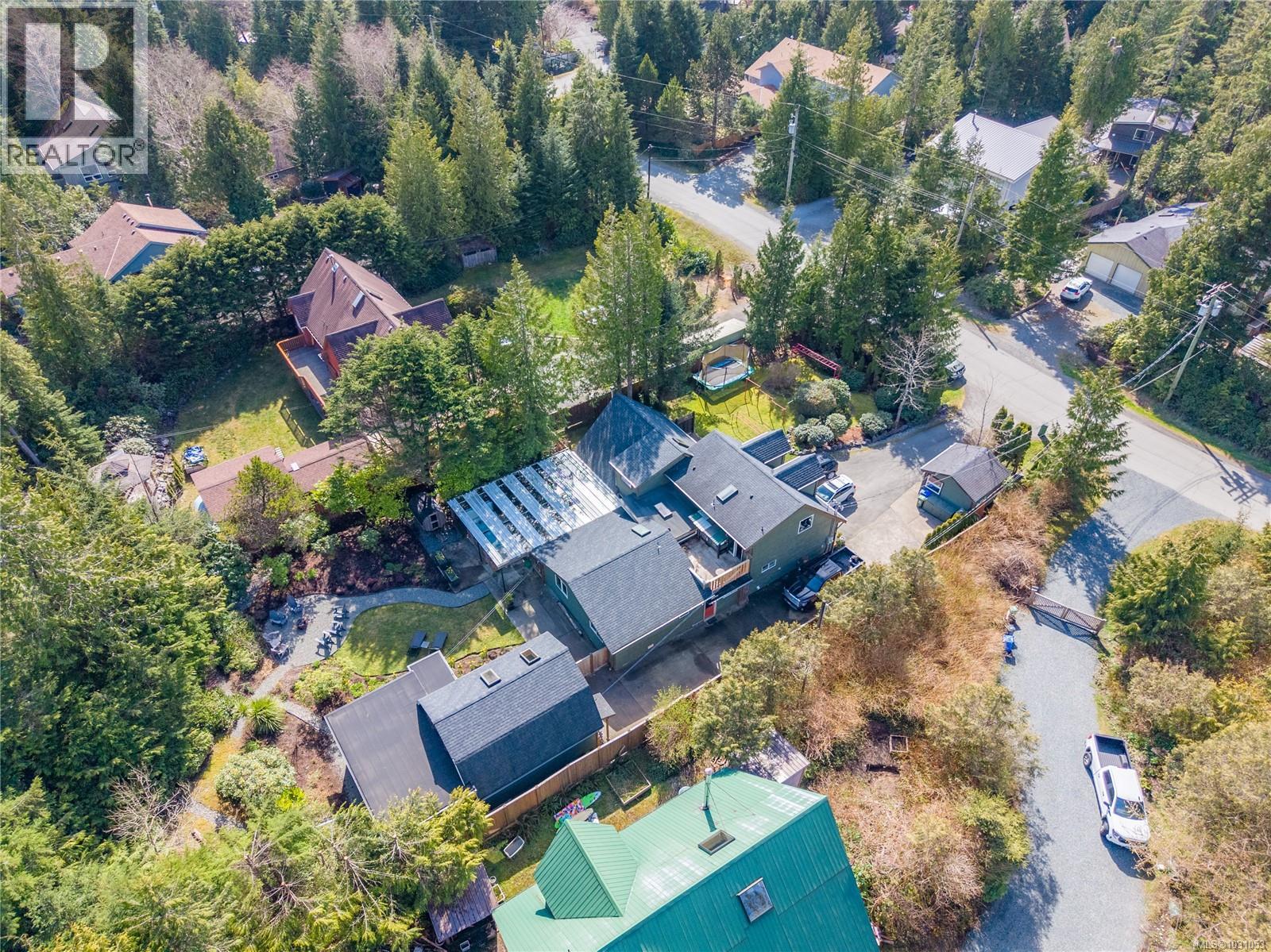 1108 Abraham Dr, Tofino