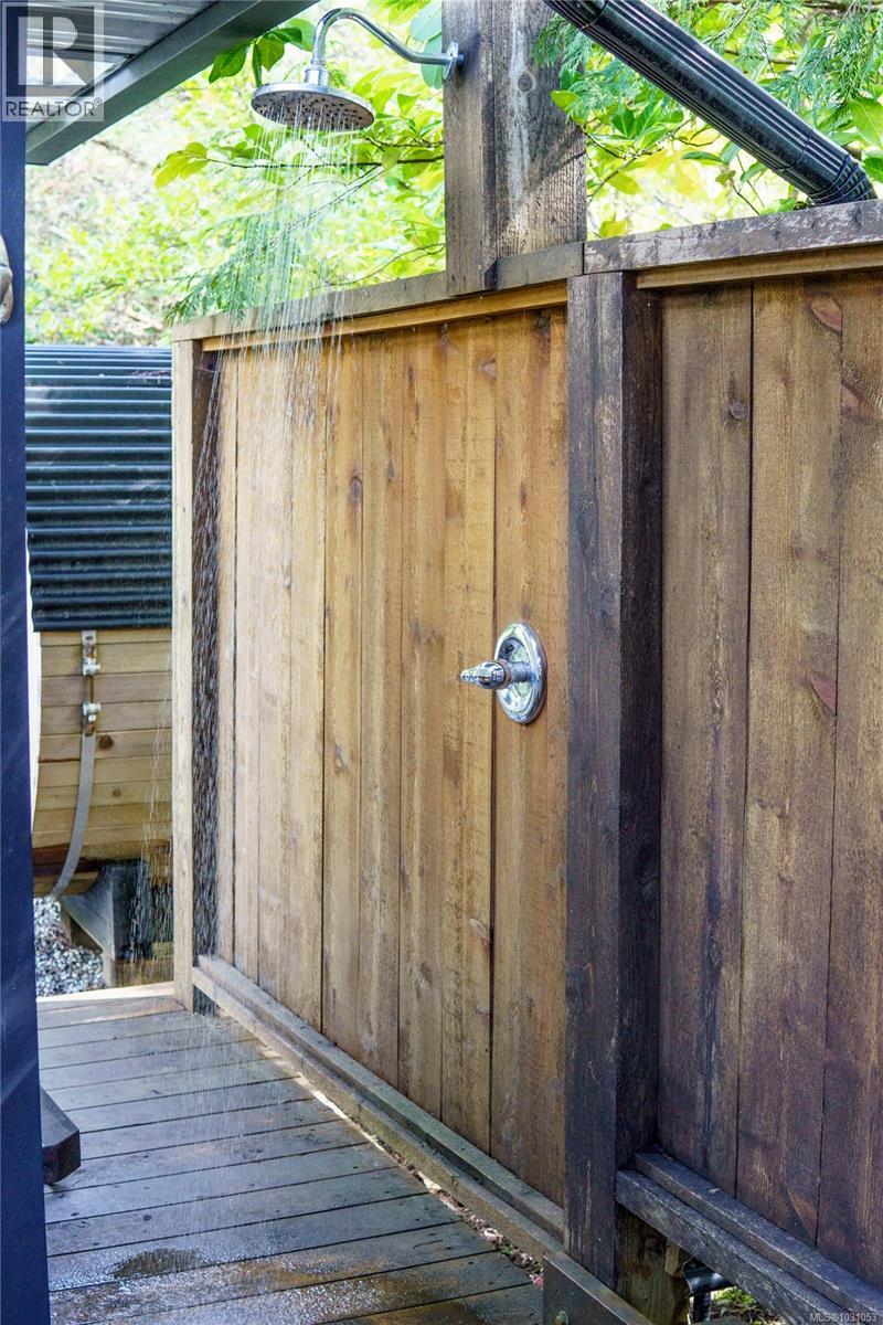 1108 Abraham Dr, Tofino