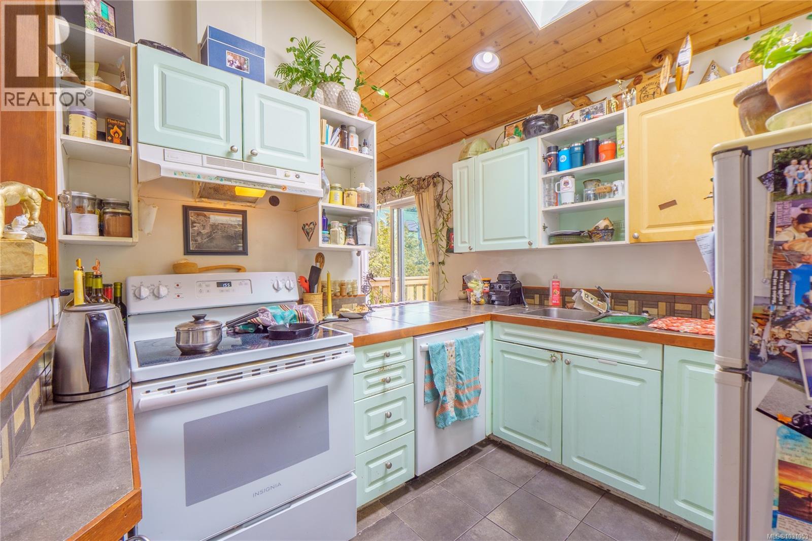 1108 Abraham Dr, Tofino