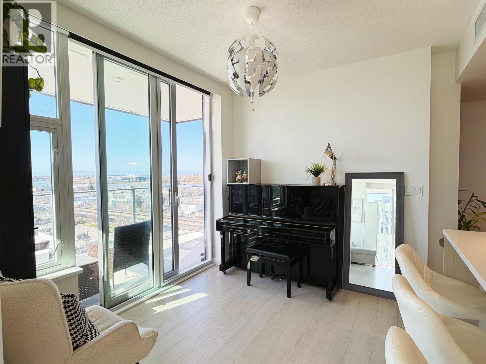 1001 8611 HAZELBRIDGE WAY, Richmond