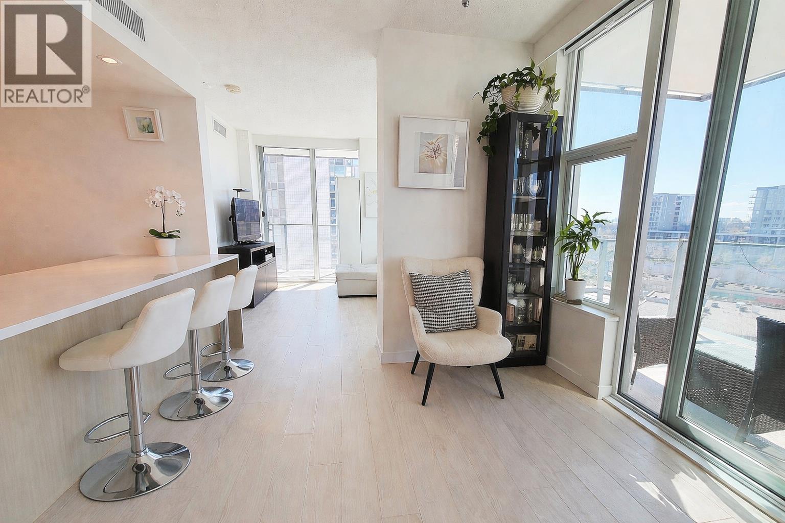 1001 8611 HAZELBRIDGE WAY, Richmond